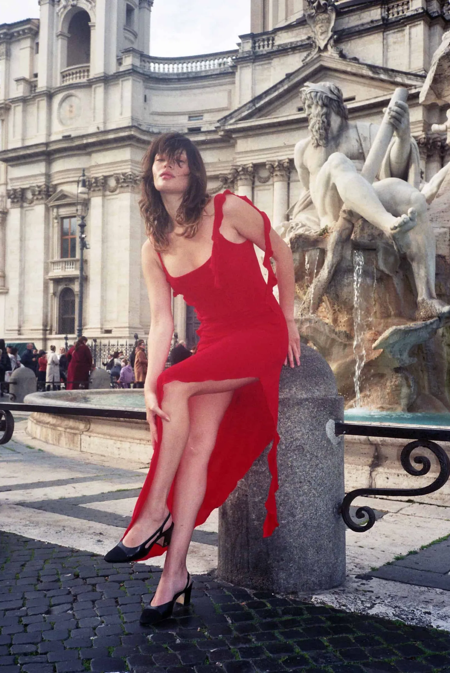 MaisonCléo Robes>Robe asymétrique à bretelles rouge volantée ALESSANDRA – Capsule L’AMOUR