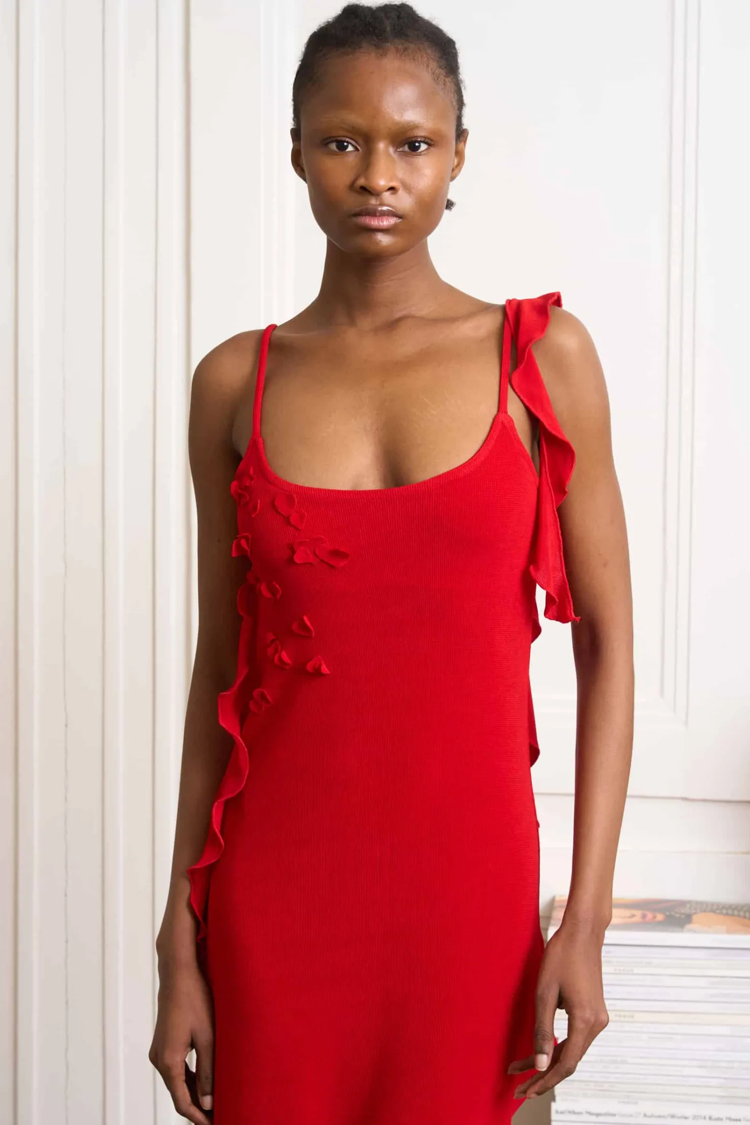 MaisonCléo Robes>Robe asymétrique à bretelles rouge volantée ALESSANDRA – Capsule L’AMOUR