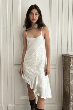MaisonCléo Robes>Robe asymétrique en dentelle et soie blanc cassé