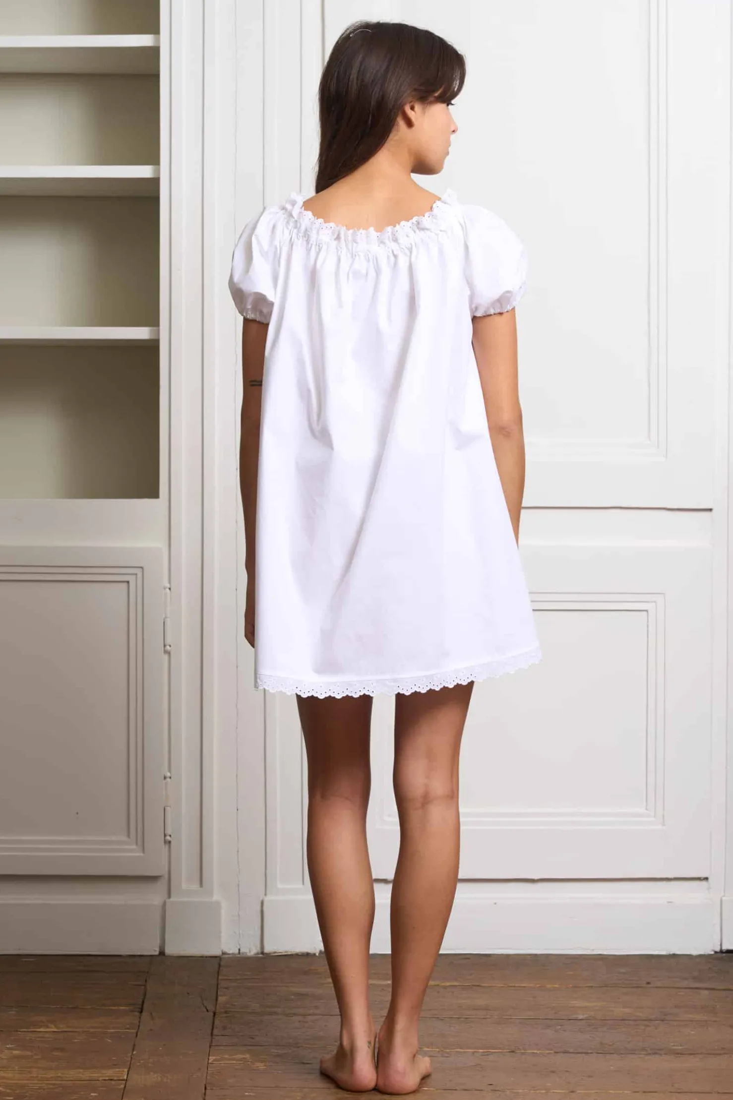 MaisonCléo Robes>Robe babydoll en coton blanc avec broderies anglaises