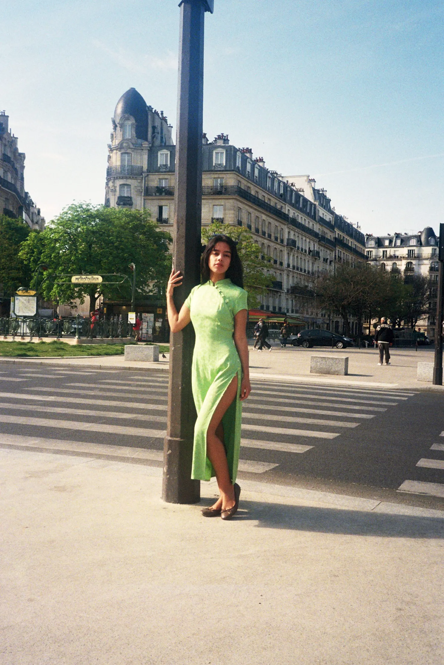 MaisonCléo Robes>Robe boutonnée Jenna en soie jacquard fleuri vert