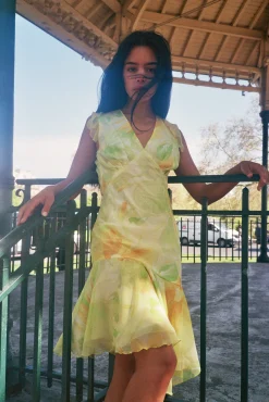MaisonCléo Robes>Robe Carine asymétrique jaune soleil en mousseline de soie fleuri
