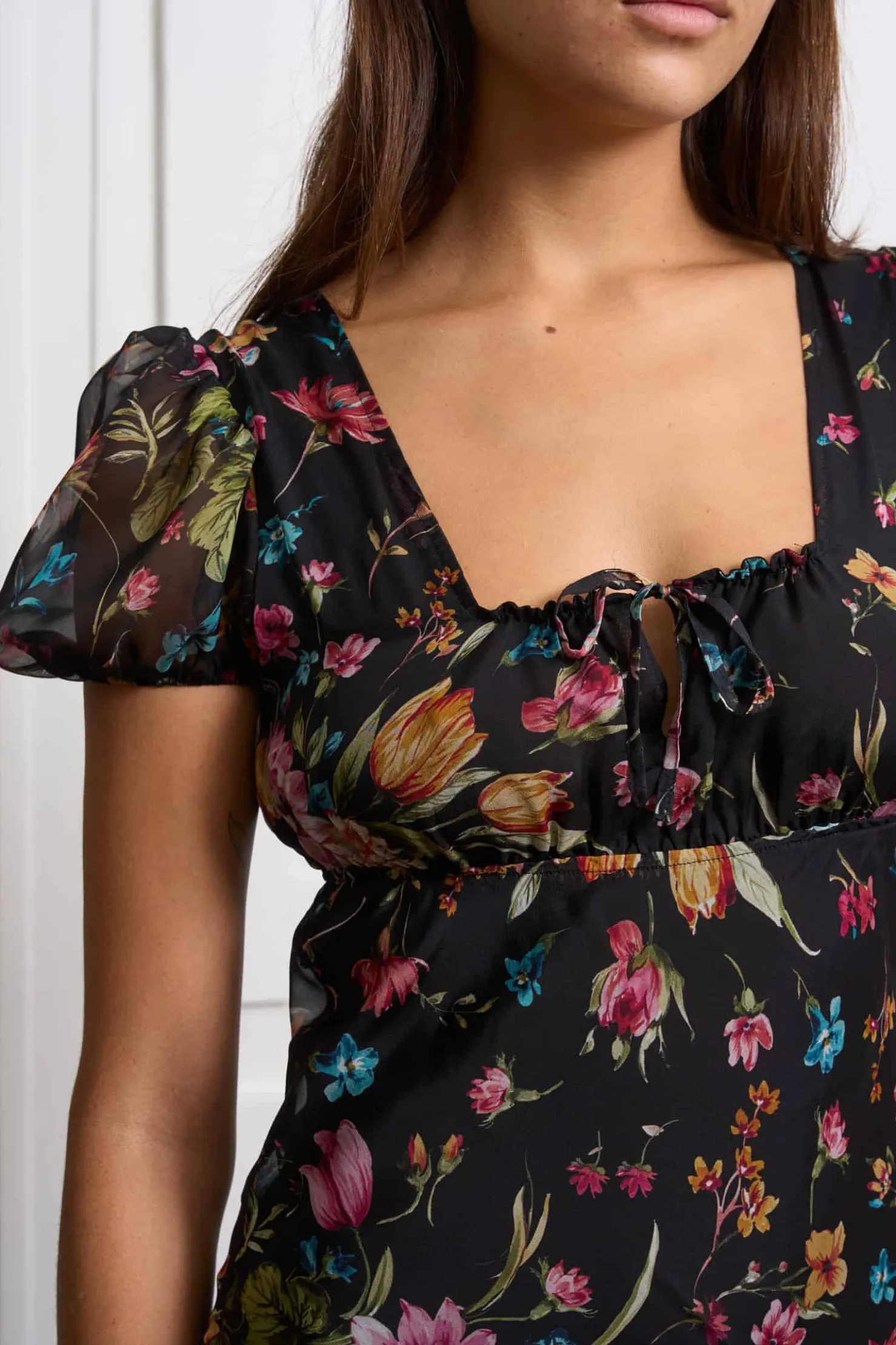 MaisonCléo Robes>Robe en mousseline de soie fluide fleurie multicolore NINE