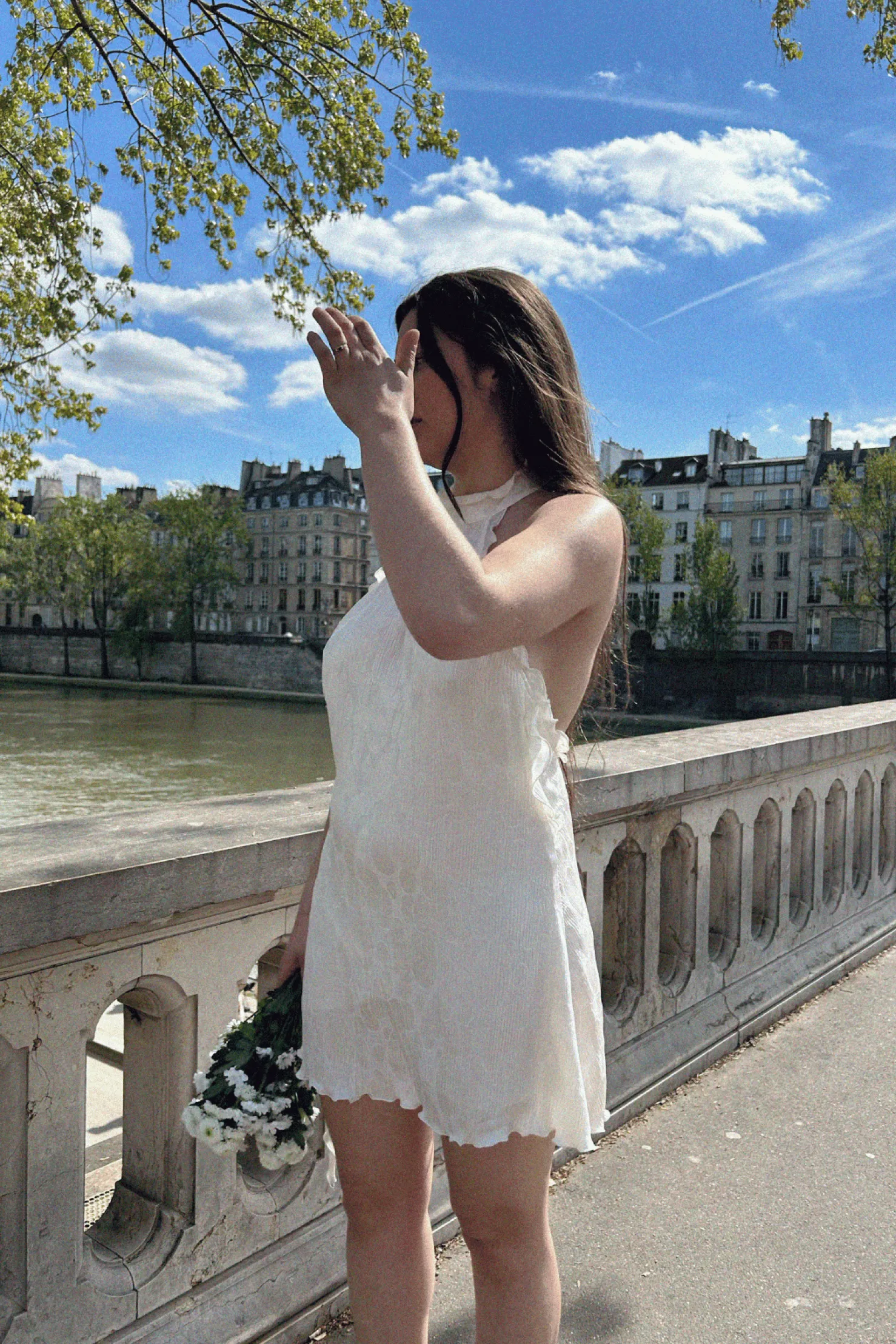 MaisonCléo Robes>Robe FELISA dos nu fluide volantée en soie texturée écrue et volants