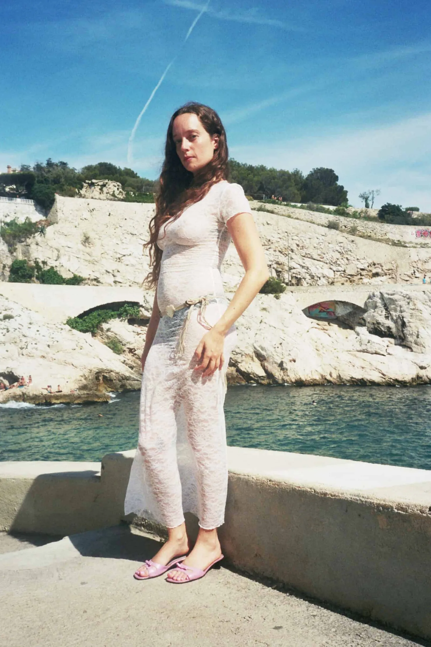 MaisonCléo Robes>Robe longue en dentelle de Calais motif fleuri