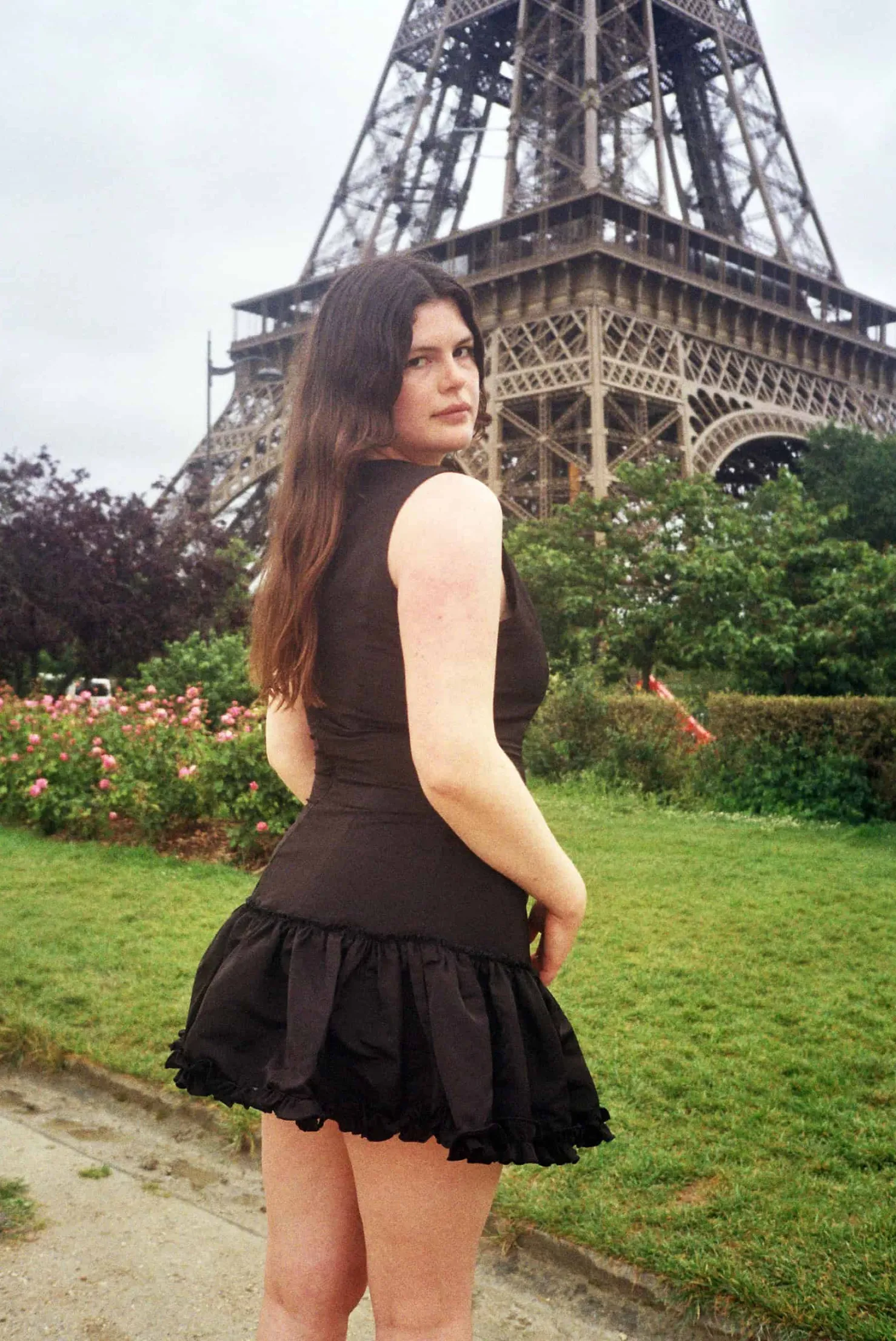 MaisonCléo Robes>Robe LOUISE en soie et coton noir volantée