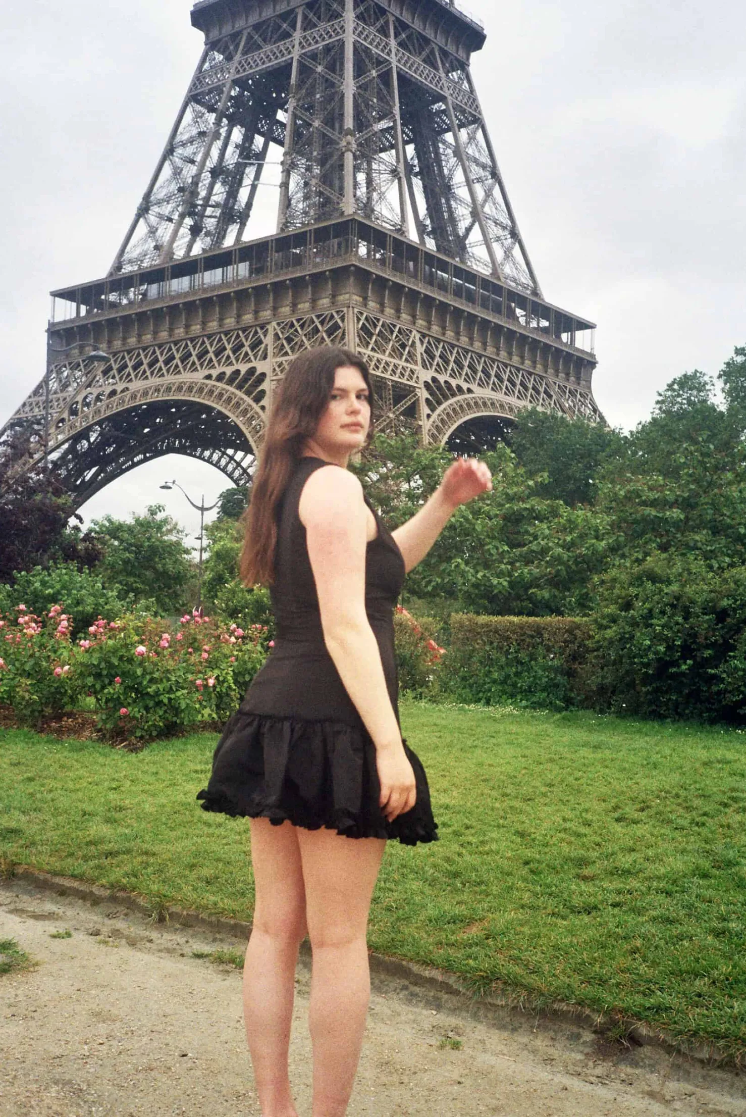MaisonCléo Robes>Robe LOUISE en soie et coton noir volantée