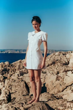 MaisonCléo Robes>Robe MARIE évasée en coton blanc boutonnée avec col claudine