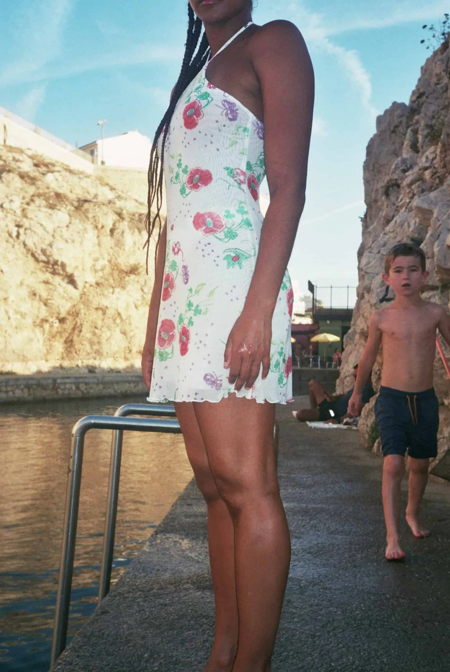 MaisonCléo Robes>Robe mini dos nu en mesh à motif coquelicots & papillons