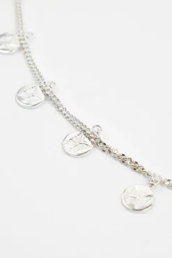 MaisonCléo Ceintures>RUNWAY LOOK 47 – Ceinture chaîne argentée médium avec des pendants médaillons papillons gravés
