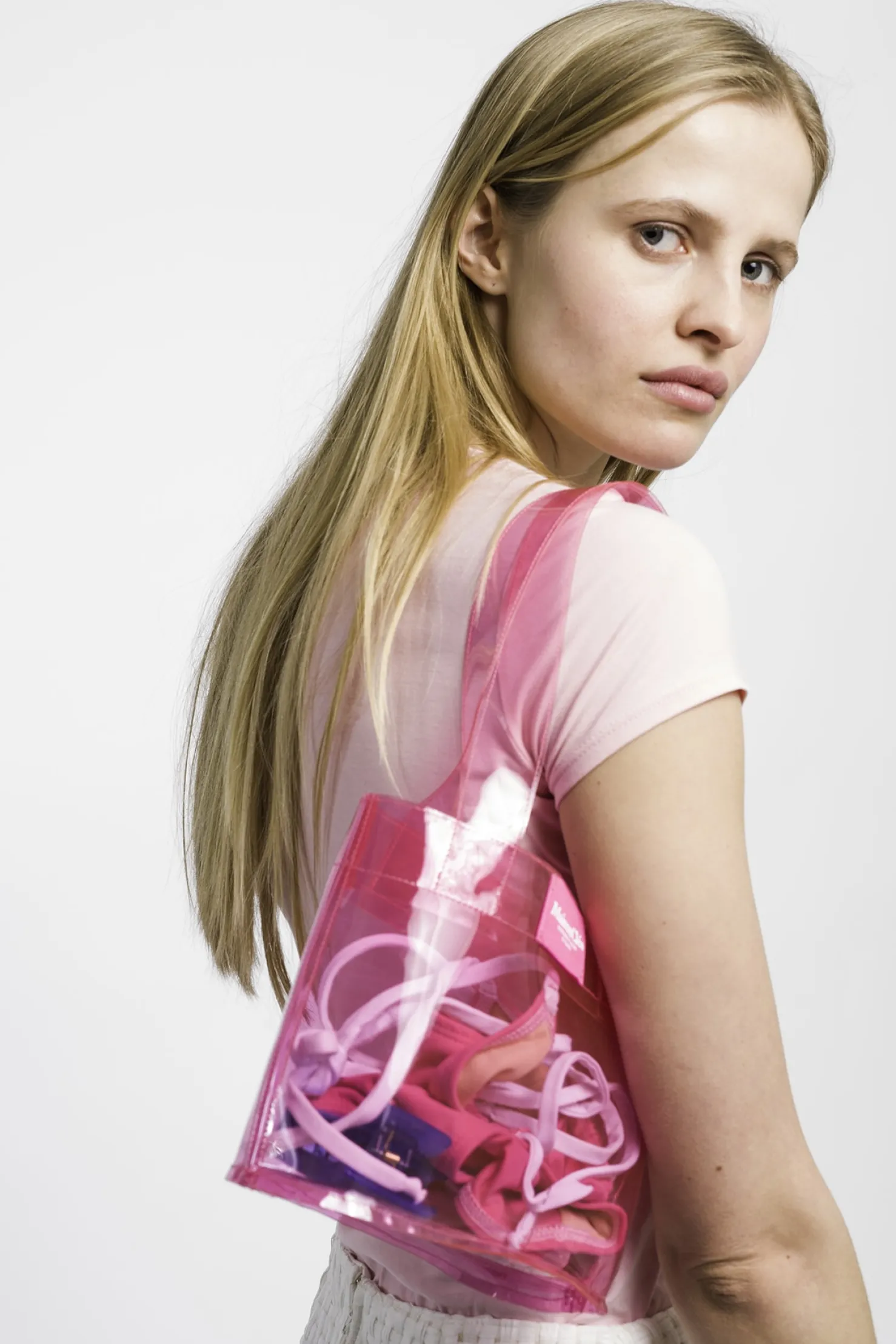 MaisonCléo Sacs>RUNWAY LOOK 14 – Mini sac de plage transparent rose fuchsia