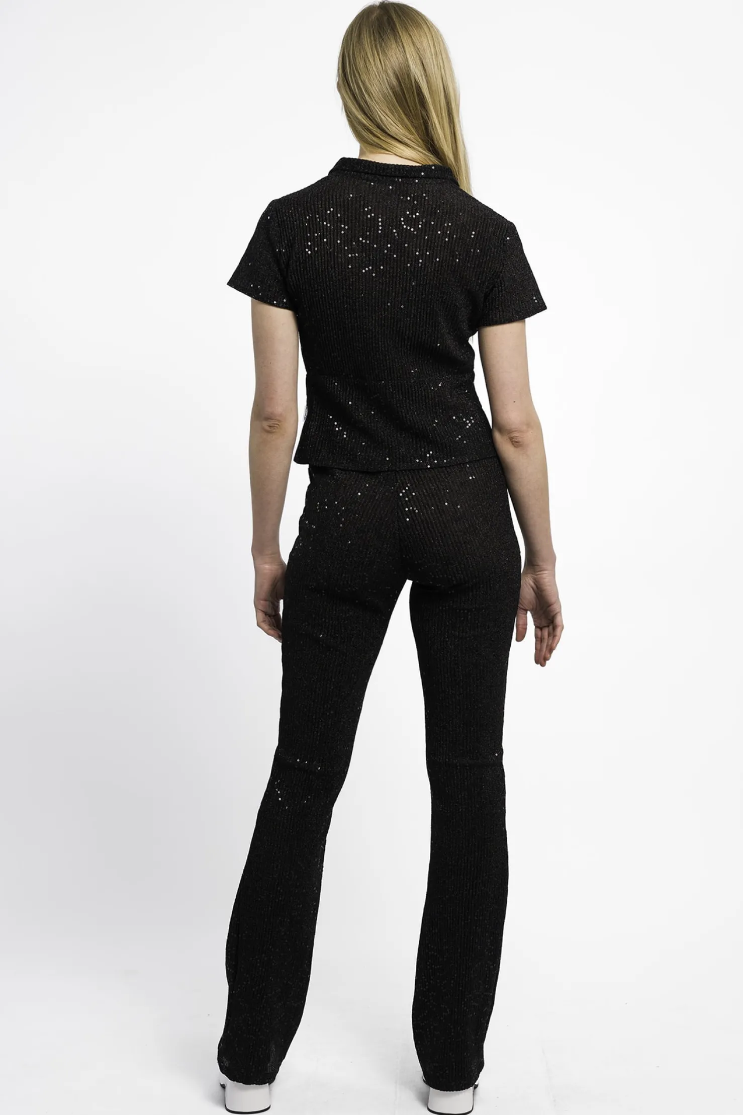 MaisonCléo Pantalons / Shorts>RUNWAY LOOK 45 – Pantalon à sequins noirs évasé