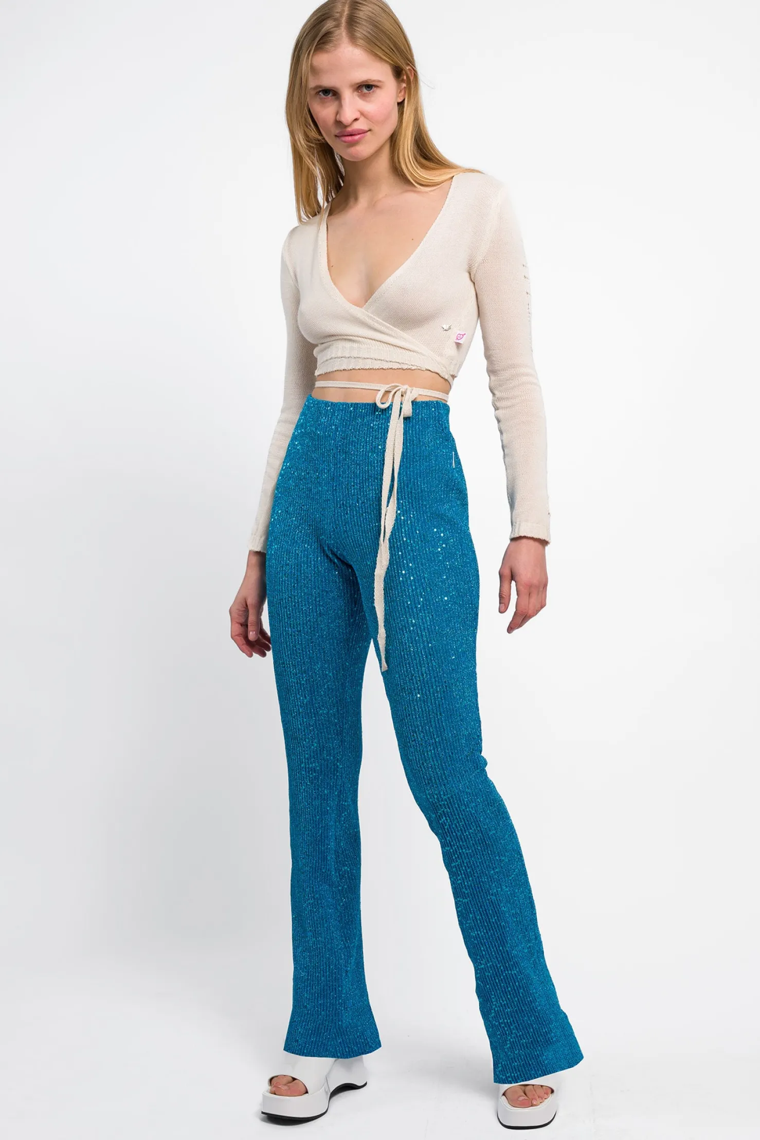MaisonCléo Pantalons / Shorts>RUNWAY LOOK 45 – Pantalon à sequins bleus évasé
