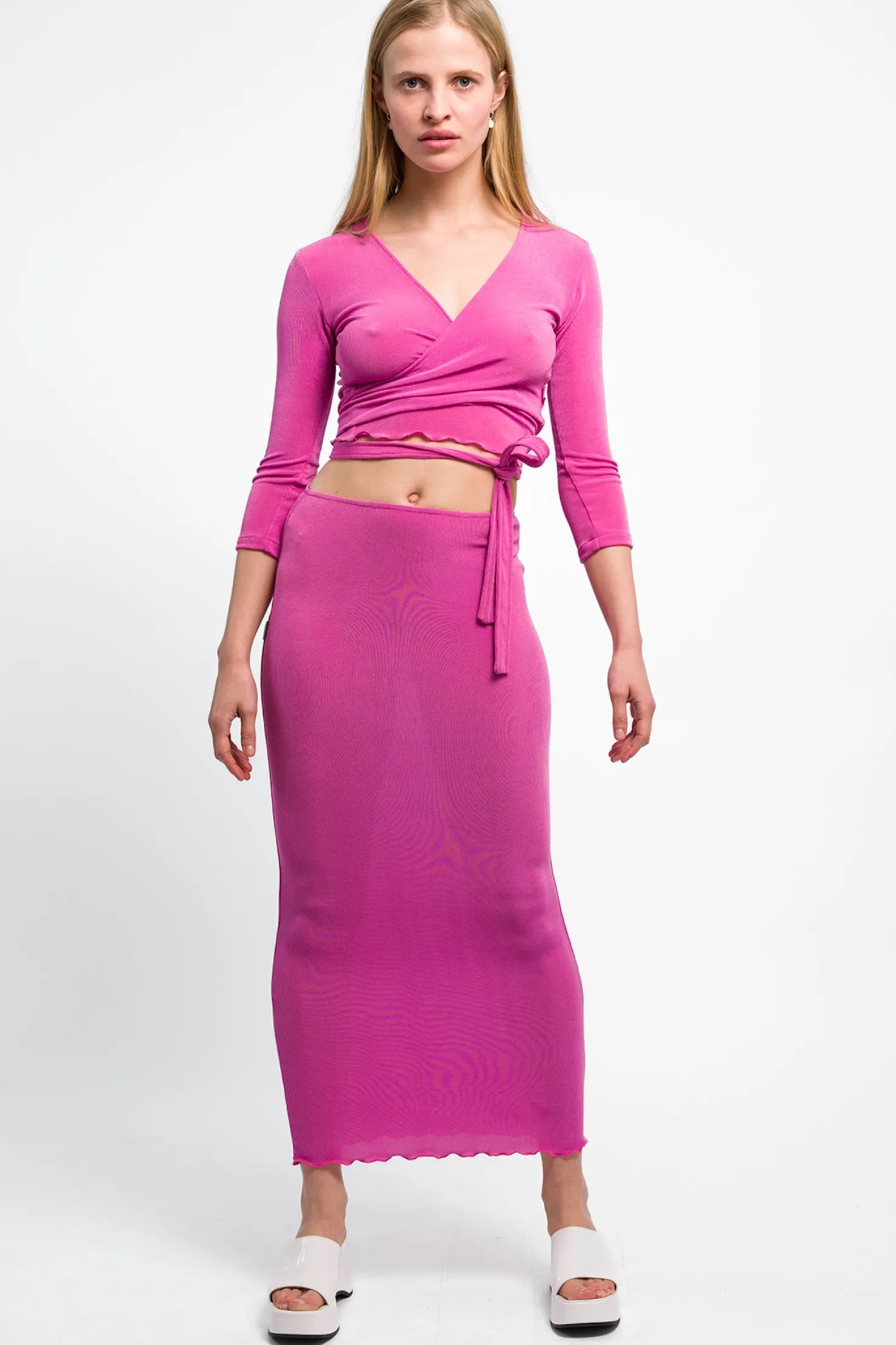 MaisonCléo Tops>RUNWAY LOOK 18 – Top cache-coeur rose fuschia peau de sirène