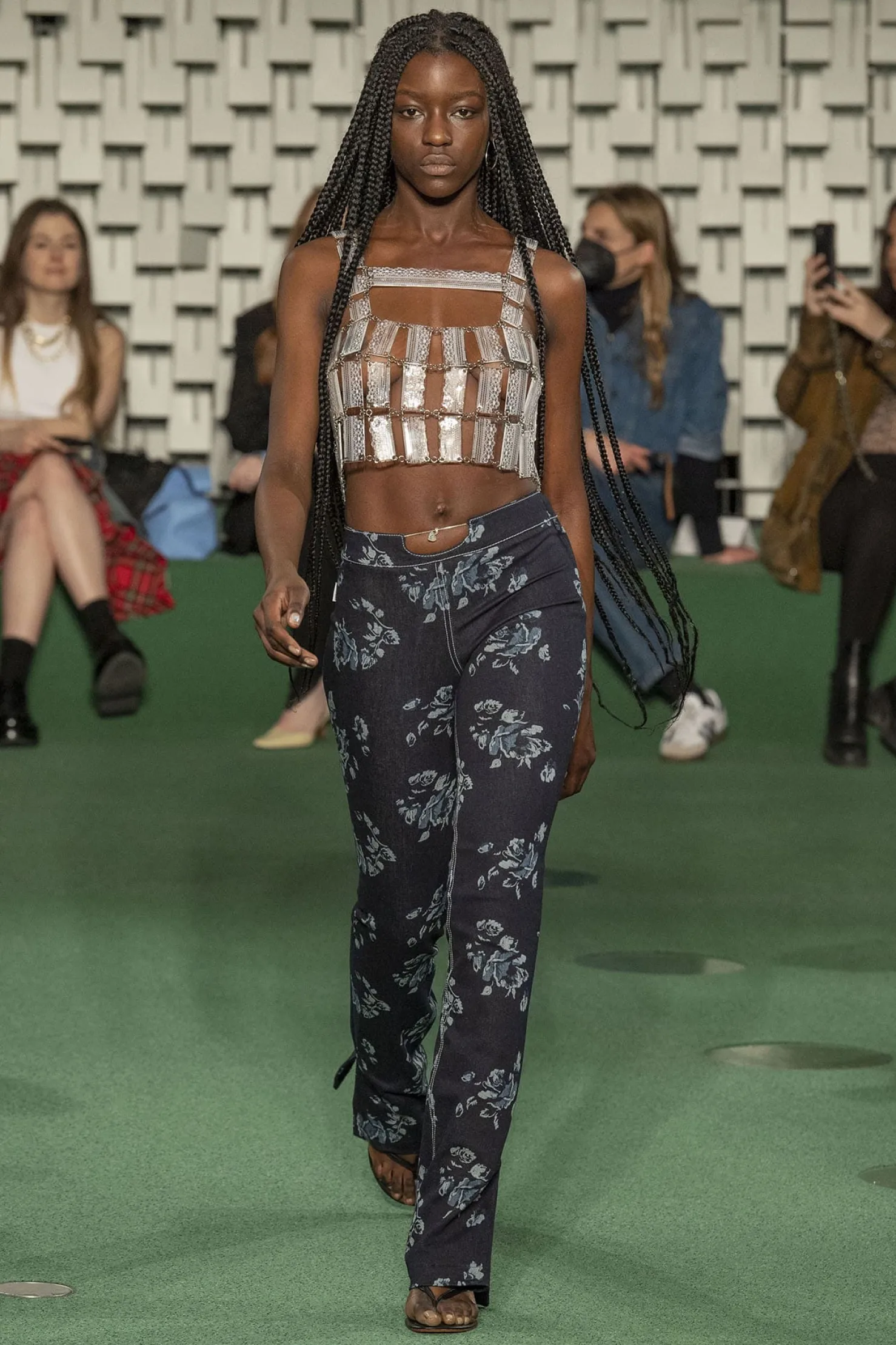 MaisonCléo Tops>RUNWAY LOOK 3 – Top Plexi incrusté en dentelle Calais