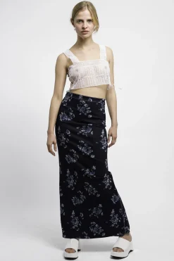 MaisonCléo Jupes>SS22 RUNWAY LOOK 49 – Jupe longue denim fleuri avec fente arrière