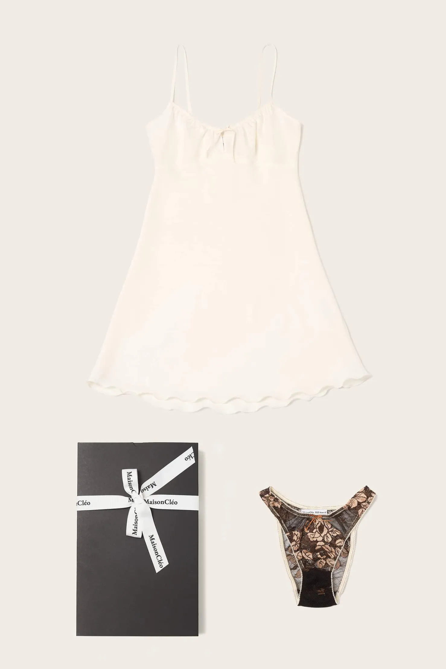 MaisonCléo Robes>« The seductive Pack » = Nuisette + culotte + paquet cadeau