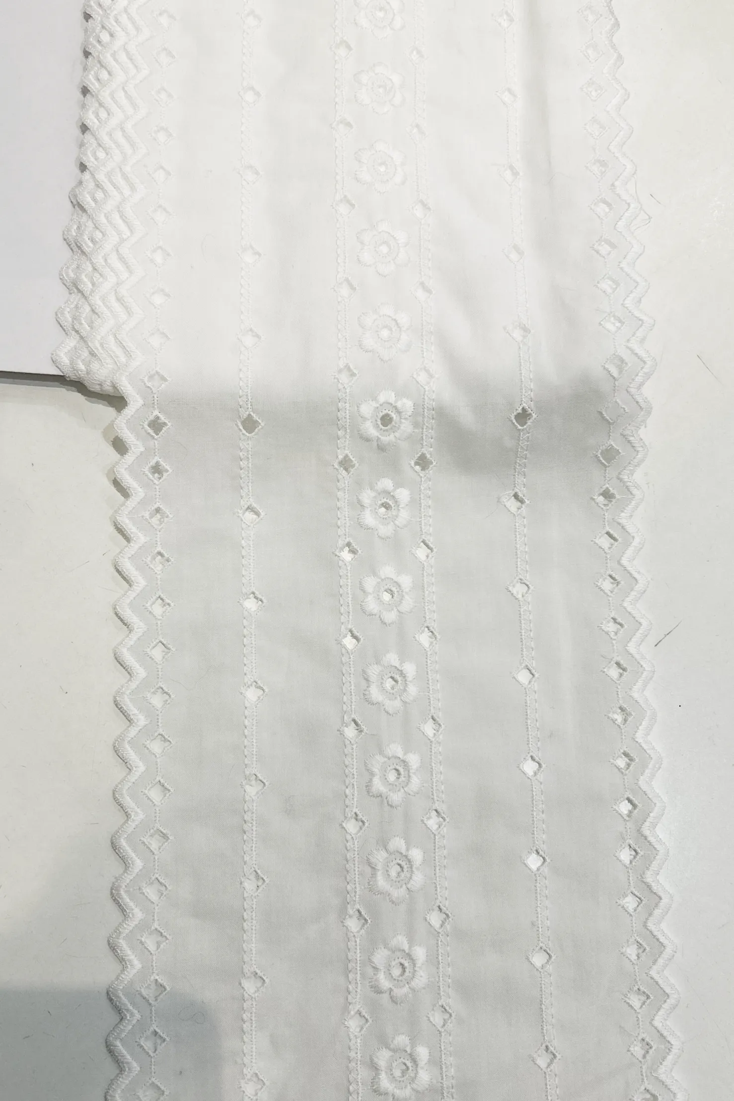 MaisonCléo Tops>Top en coton blanc et dentelle avec liens MIMI IX