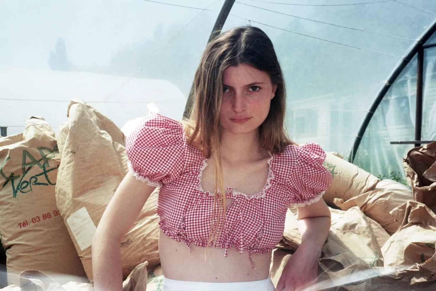 MaisonCléo Tops>Top mini bouffant en coton vichy rouge et dentelle de Calais