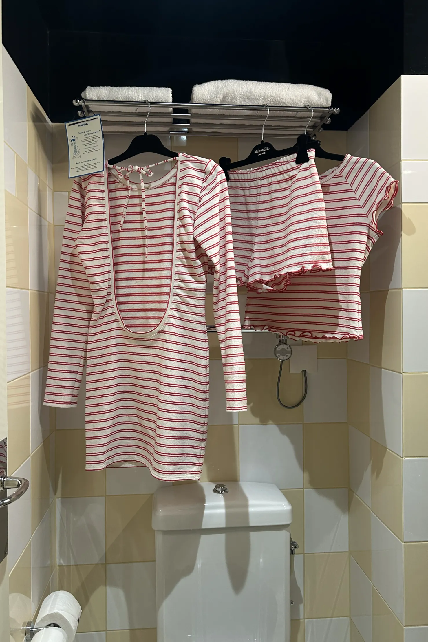 MaisonCléo Tops>T-shirt manches roulotté blanc cassé et rouge à rayures Eddy