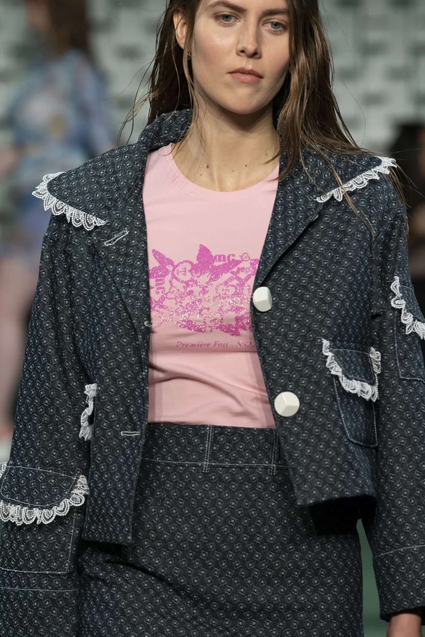 MaisonCléo Tops>T-shirt officiel premier défilé « Première Fois »