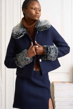 MaisonCléo Vestes / Manteaux>Veste en laine bleu marine avec col en fausse fourrure gris